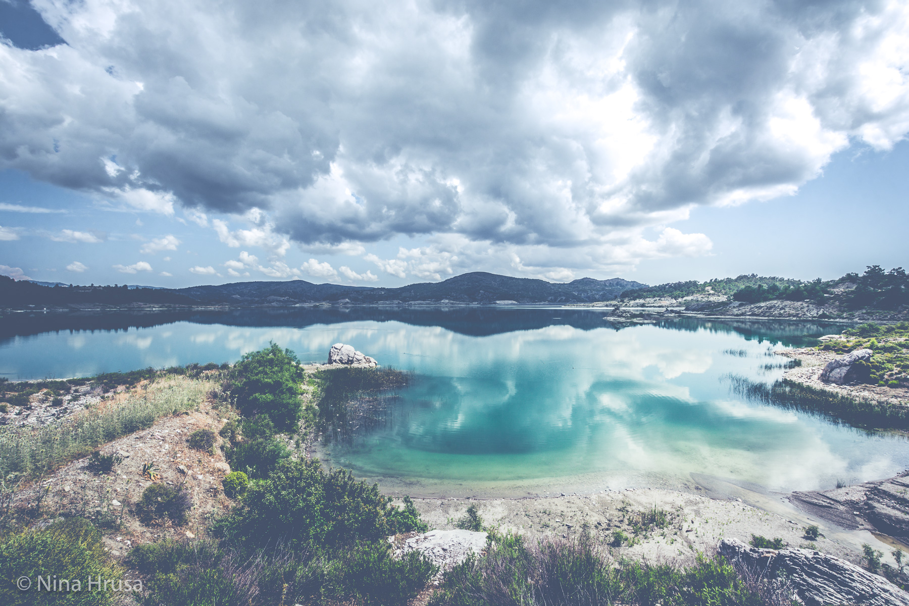 Stausee, artificial lake, Greece, Vernissage "die Resonanz der Stille", Zwischenmomente | Nina Hrusa Photography